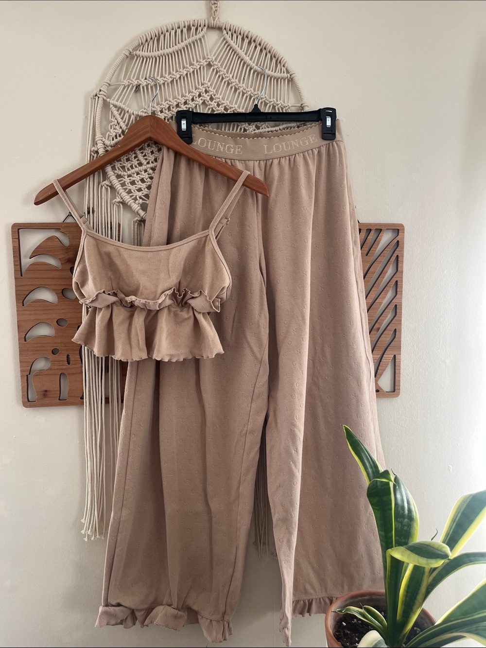 Lounge Underwear 2-Piece Ruffle Lounge Set Wide Leg Tan Taupe Medium